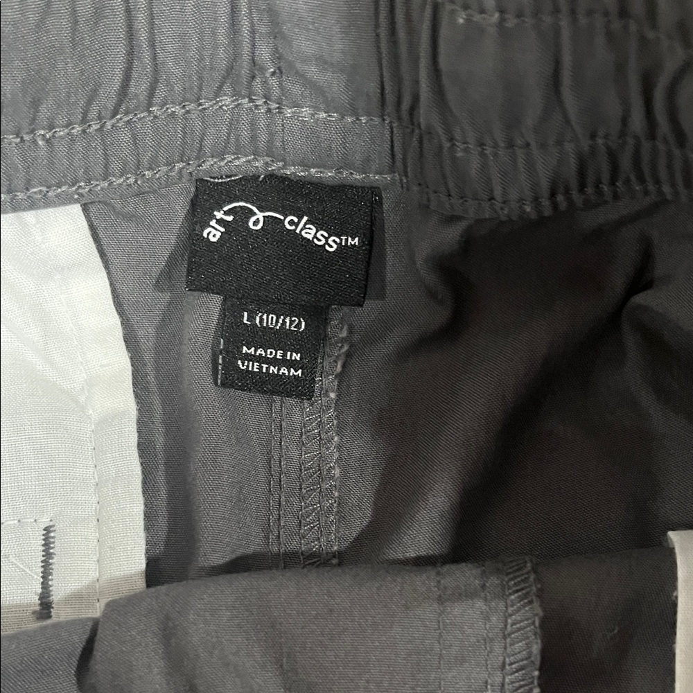 🟡 ART CLASS Boys Charcoal Gray Shorts. Size 10/12 (Large) - Picture 3 of 4